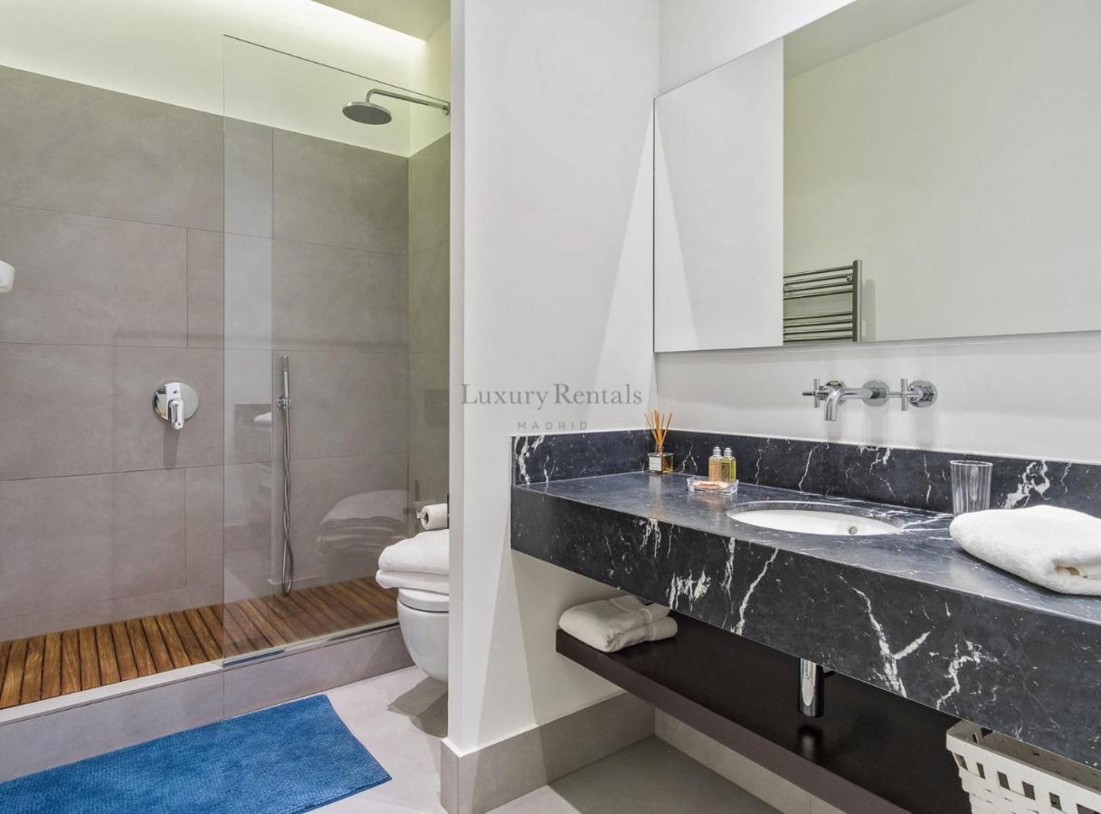 Bailen Palacio Real Apartment Madrid Bagian luar foto